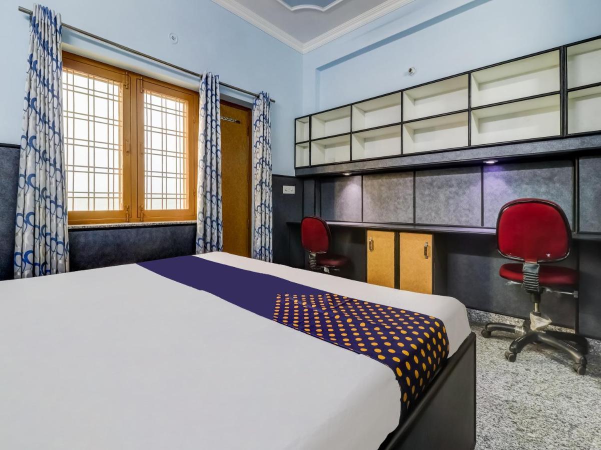 Spot On 82236 Aryan Home Stay Jhajra ภายนอก รูปภาพ
