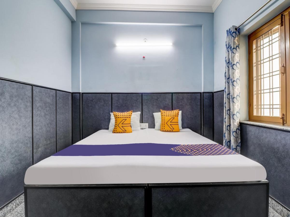 Spot On 82236 Aryan Home Stay Jhajra ภายนอก รูปภาพ
