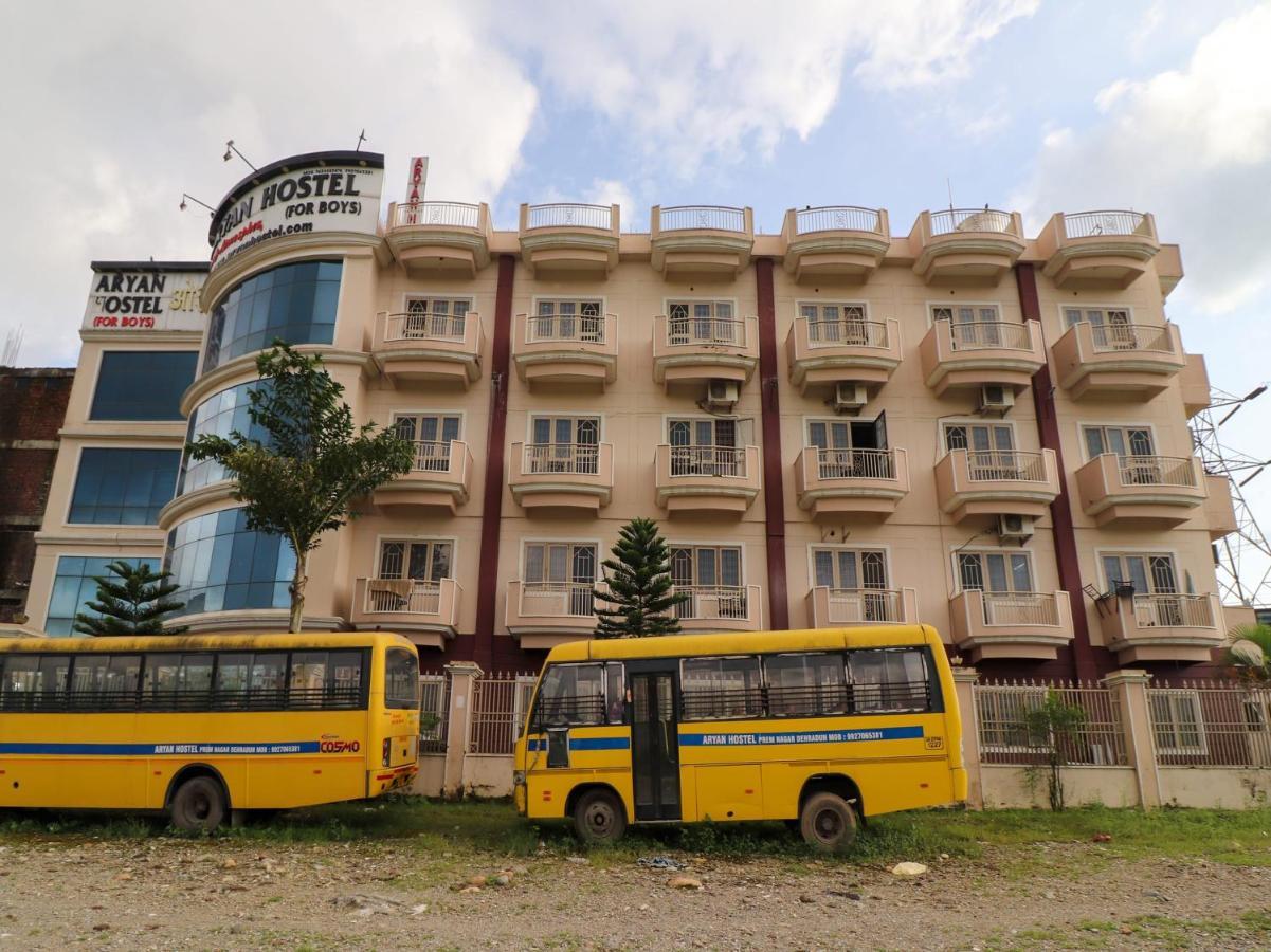 Spot On 82236 Aryan Home Stay Jhajra ภายนอก รูปภาพ